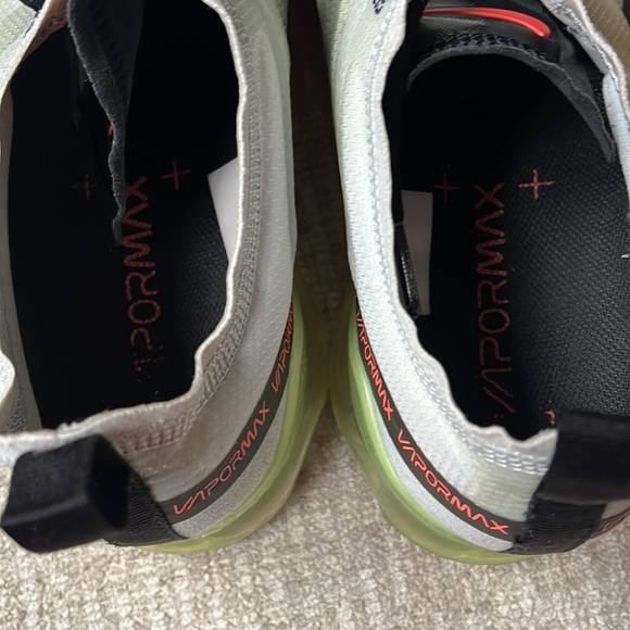 Nike Air VaporMax 2019 Neon Collection size 13 - Picture 8 of 13